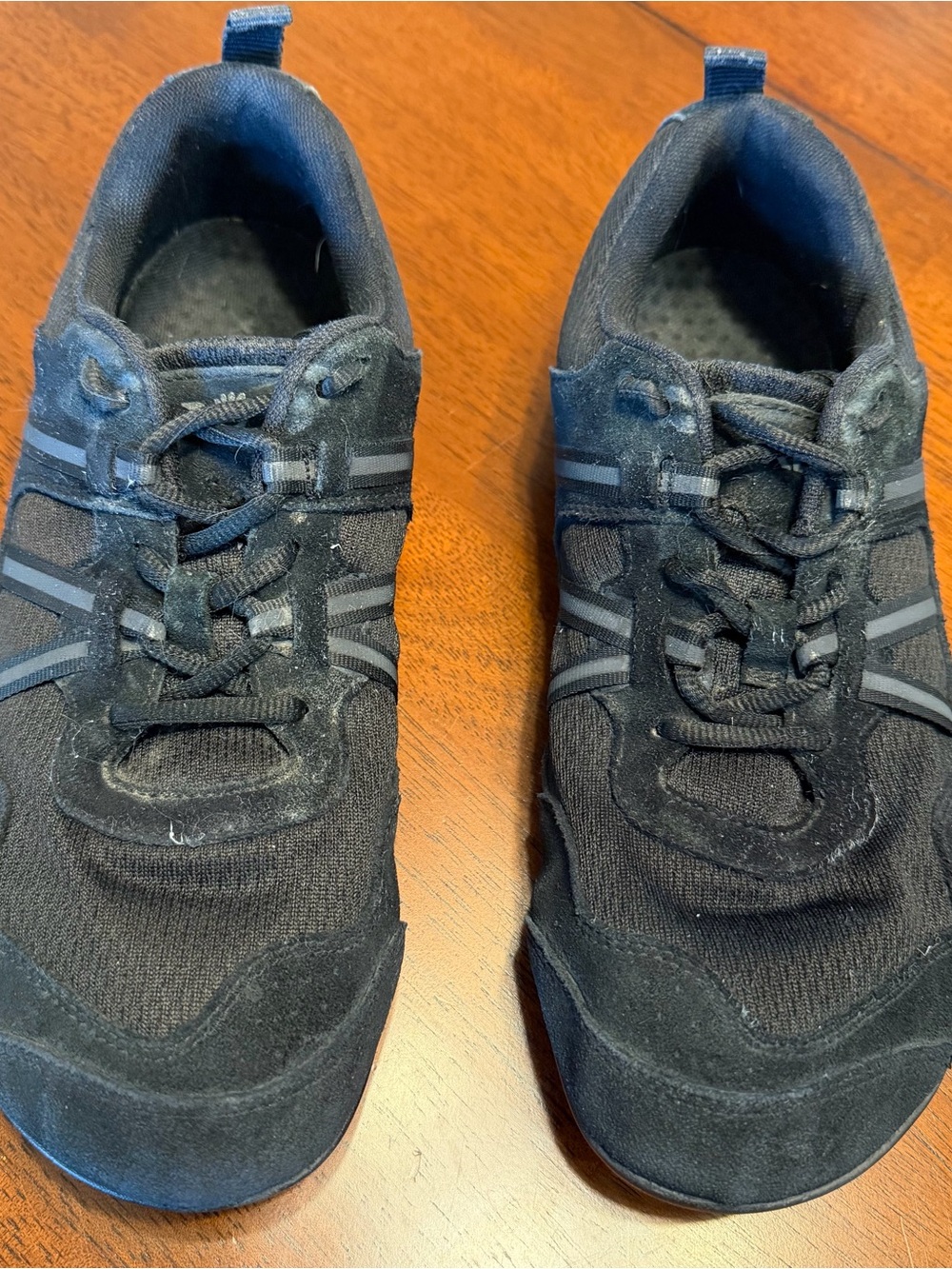 Xero Shoes Prio Suede Barefoot Athletic Sneakers Men's Sz 8.5 Black Gum Lace-Up